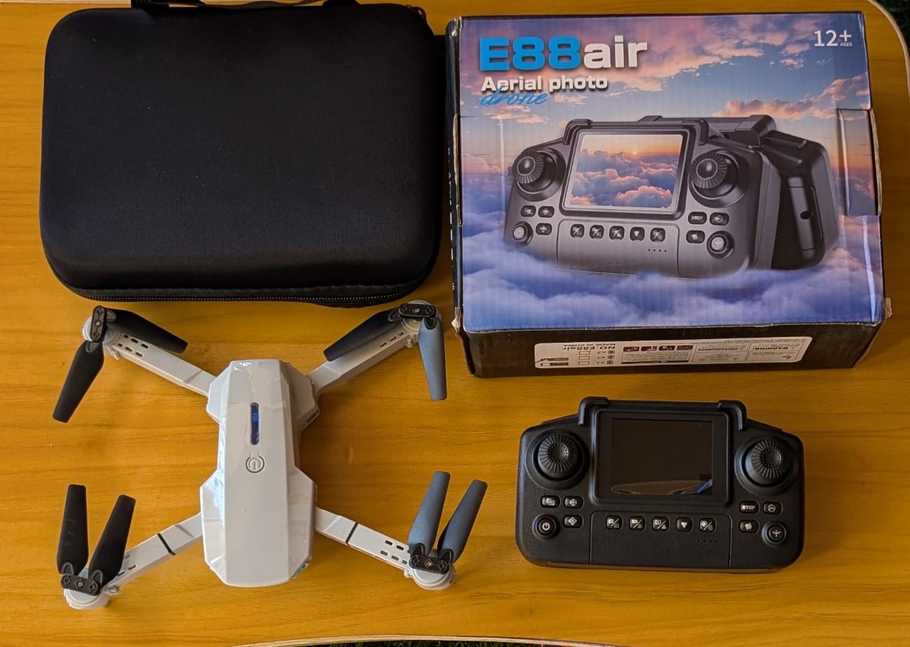 Drone E77 air avec Télécommande Ecran