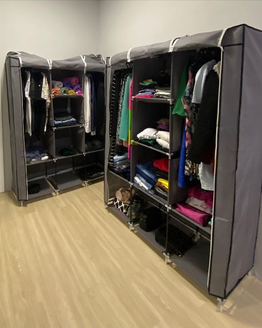 Armoire de rangement vêtements